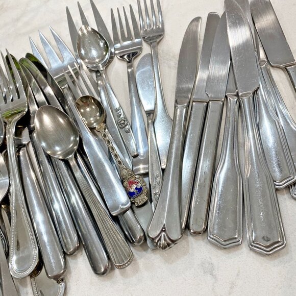 74 Pcs Flatware Stainless Mixed Patterns Makers Knives Forks Spoons ++++ Vintage - Picture 9 of 14